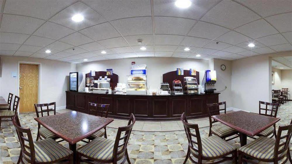 فندق هوليداي إن إكسبريس ويلكيس-باري إيست ويلكس بار المظهر الخارجي الصورة